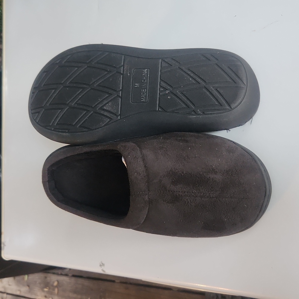 CVS MEMORY FOAM SLIPPERS